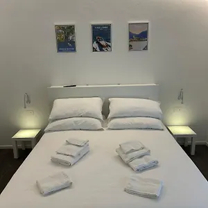 Lake Home Apartments , Lipomo Italie